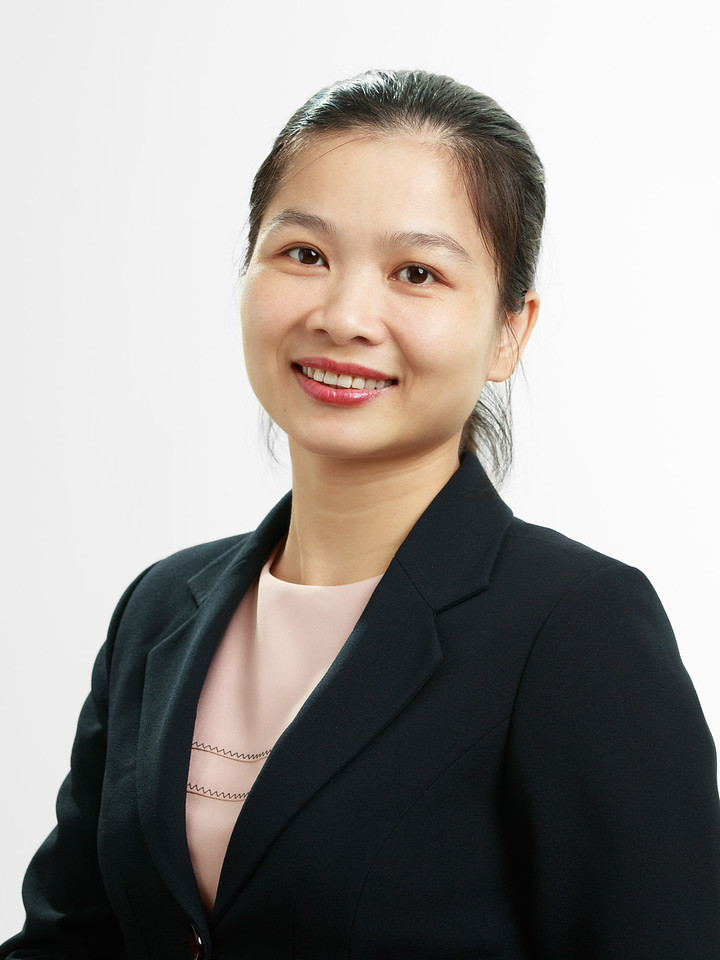 Chị Linh Trần